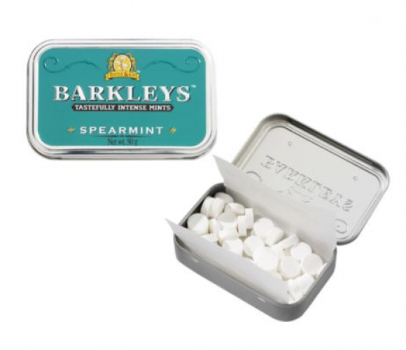 Barkleys Tin Spearmint is een smaakvol intense mints in mooie klassieke blikken. Gember muntjes. Glutenvrij en gelatinevrij.
