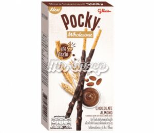Chocolate Almond Crush Pocky sticks zijn een unieke variatie op het originele Pocky idee. In plaats van een koekjesstokje omhuld met heerlijke room, hebben ze een koekje Let op. Pocky Chocolate Almond sticks zijn breekbaar. We kunnen er helaas niets aan doen als enkele koekjes tijdens de verzending breken.