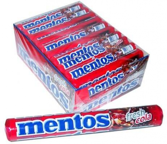 De Mentos rol Fresh Cola snoepjes hebben een heerlijke colasmaak, bestel nu uw Mentos Cola bij Mrsnoep.nl