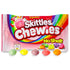 Skittles Fruit Chewies heeft een smakelijke kauw snoepjes met fruitsmaak bieden een zachte, lichte textuur met dezelfde heerlijke Skittle-smaken.